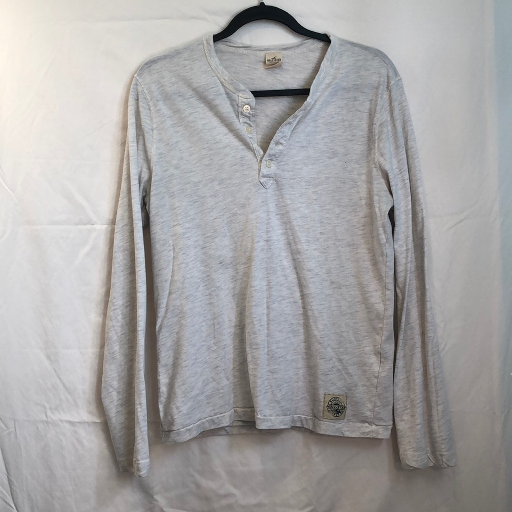 Hollister long sleeve button top.